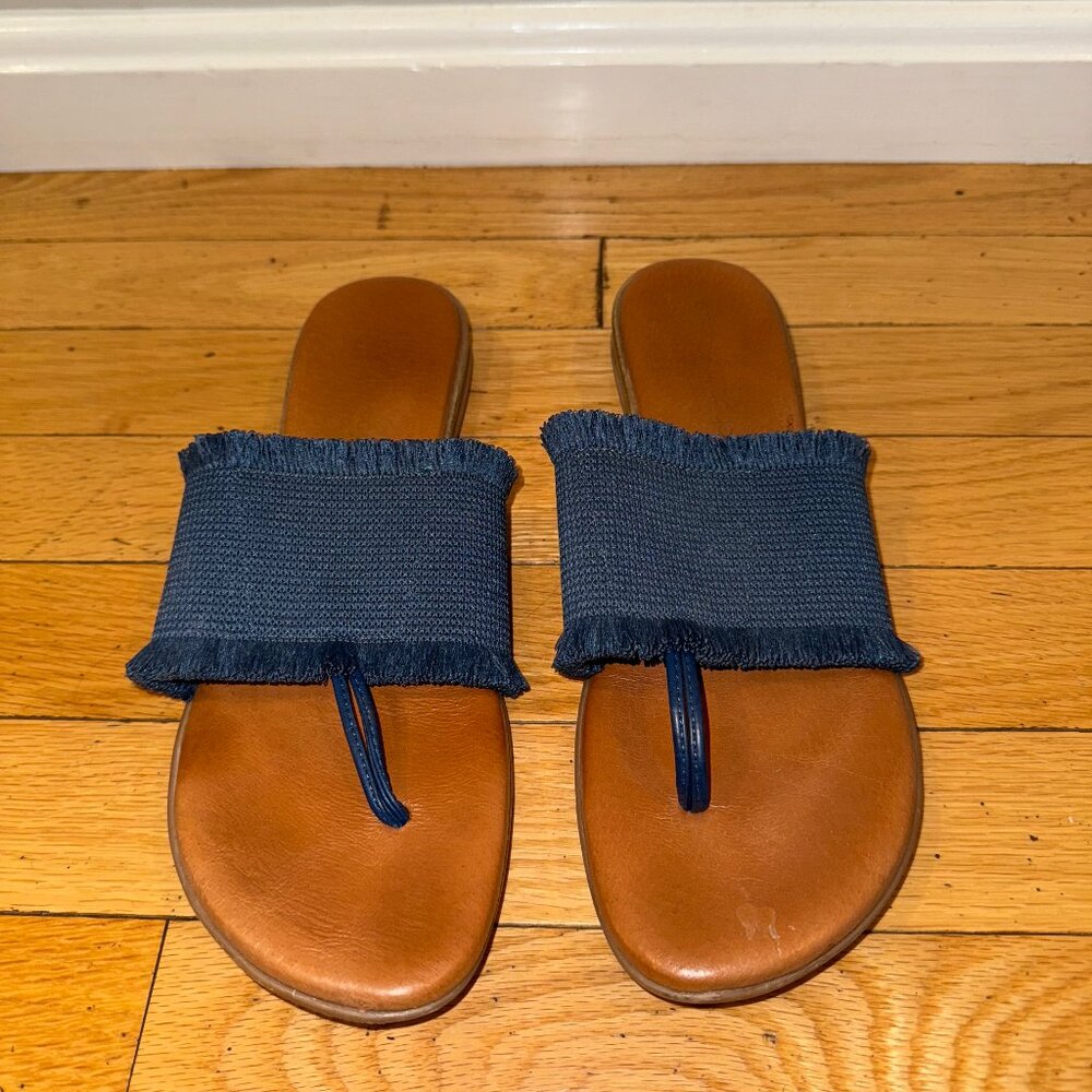 Andre assous navy sandals